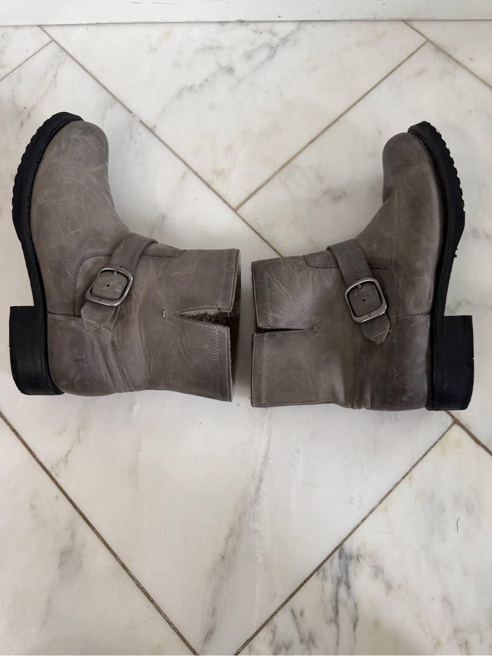 Frye Veronica Shearling Gray leather Pull On Low Heel Ankle Boot Women’s size 8 - Picture 6 of 10